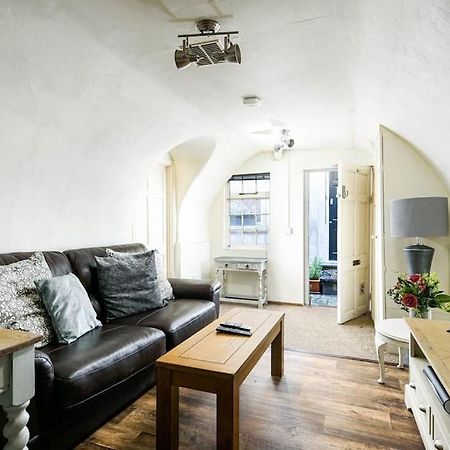 Unique 1 Bedroom Apartment-Бат Экстерьер фото