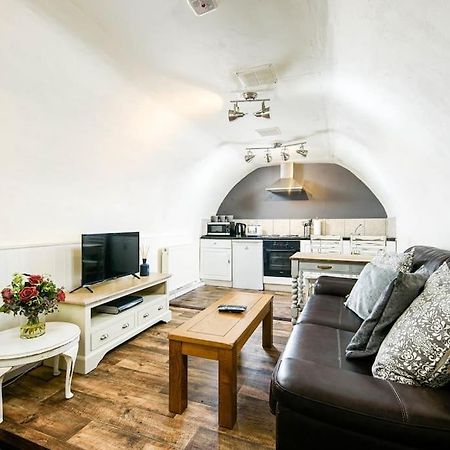 Unique 1 Bedroom Apartment-Бат Экстерьер фото