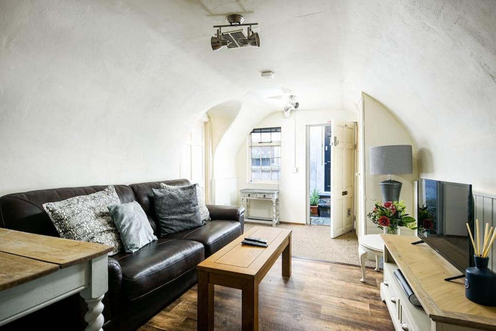 Unique 1 Bedroom Apartment-Бат Экстерьер фото