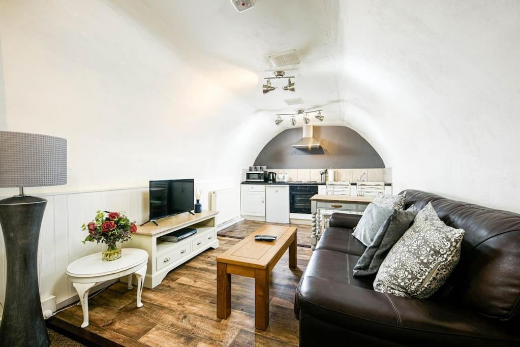 Unique 1 Bedroom Apartment-Бат Экстерьер фото